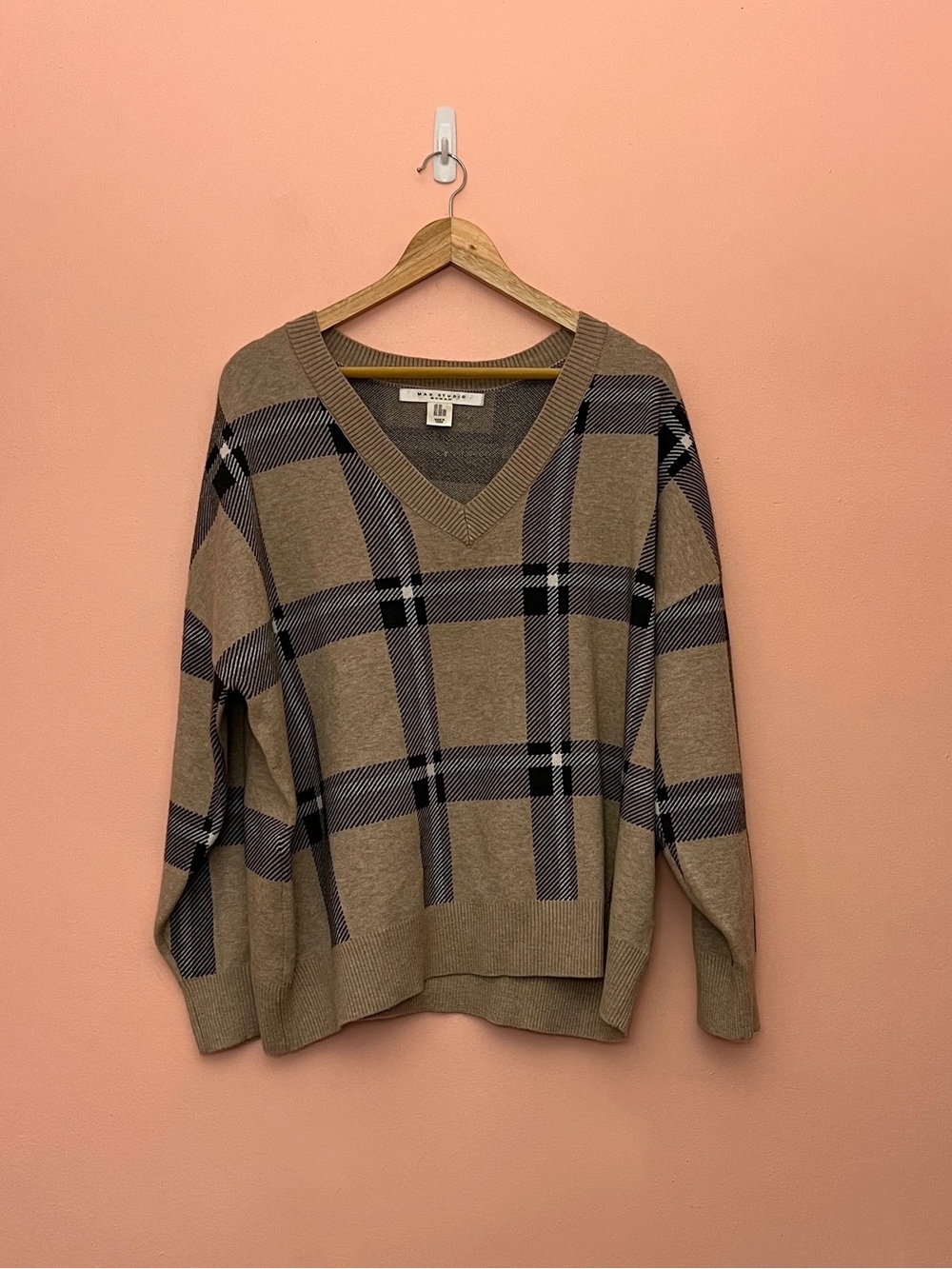 NWOT Max Studio Plaid V-Neck Sweater 2X